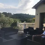 Lana Villa *