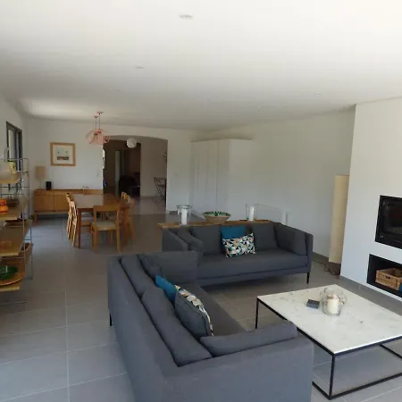 فيلة Lana Verzeille