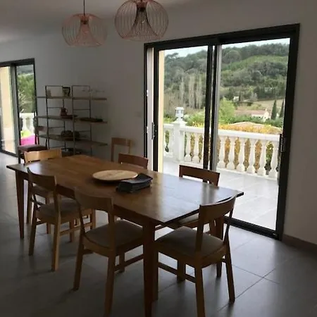 Lana فيلة Verzeille