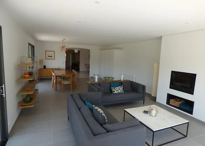 فيلة Lana Verzeille