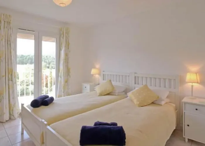 فيلة Lana Verzeille