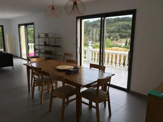 Lana Βίλα Verzeille